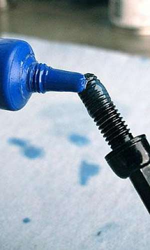 Adesivos líquidos epoxy Adesivos líquidos epoxy