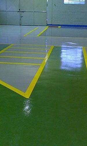 Pintura com tinta epóxi Pintura com tinta epóxi