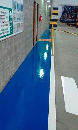 Pintura com tinta epóxi Pintura com tinta epóxi