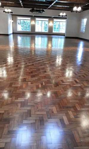 Raspagem e aplicação de bona Raspagem e aplicação de bona