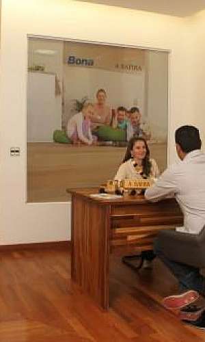 Raspagem e aplicação de deck oil Raspagem e aplicação de deck oil