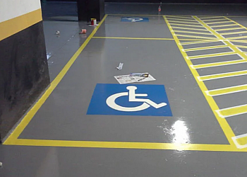 Tinta epóxi piso alta resistência Tinta epóxi piso alta resistência